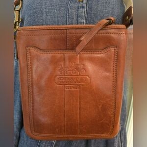 Vintage Coach Women's Brown Leather Zip Close Crossbody Purse - Style 41004